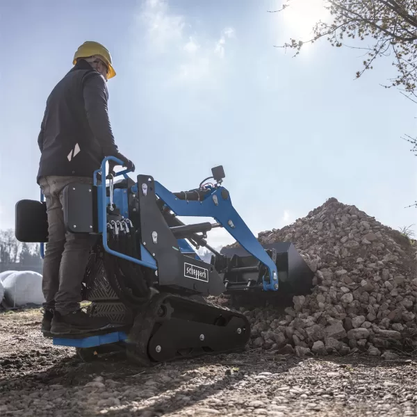 Pásový smykový nakladač Scheppach MKL 730