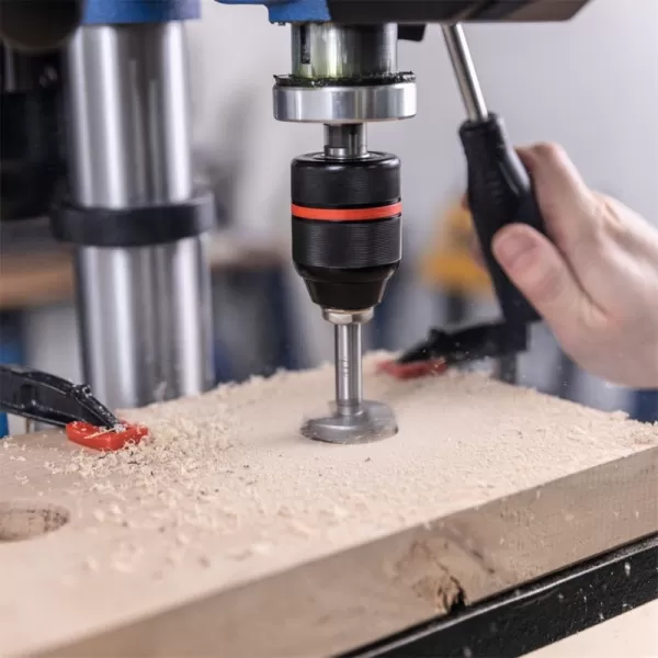 Stojanová vrtačka s křížovým laserem Scheppach TBM 250 Vario